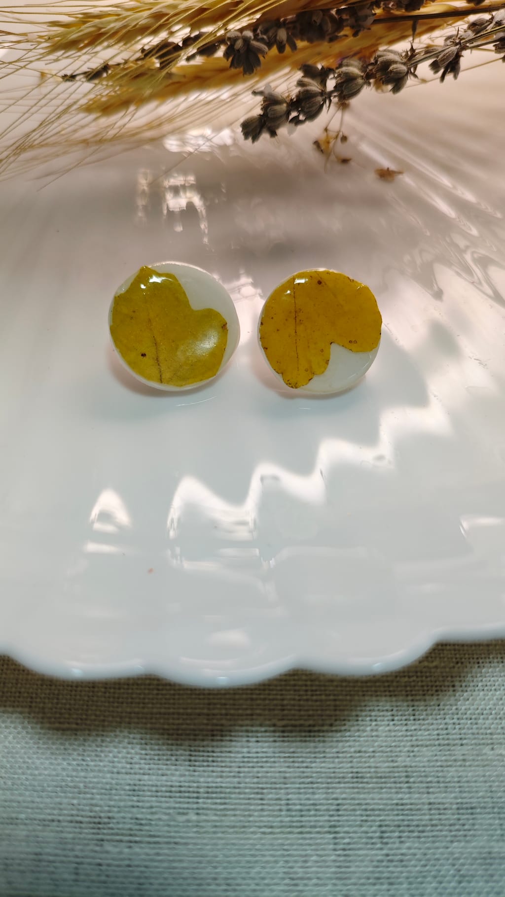 🌿 Fragmente de Eternitate: Cercei Stud cu Frasin - Image 1